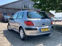 Grijs Gebruikt 2004 Peugeot 307 Hatchback | € 2.250 (Iets duurder)