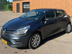 Grijs Gebruikt 2017 Renault Clio IV Intens Hatchback | € 7.999 (Eerlijke prijs)