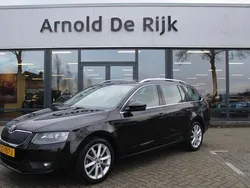 Zwart, metallic lak Gebruikt 2015 Skoda Octavia Business Line Stationwagen | € 8.950 (Eerlijke prijs)