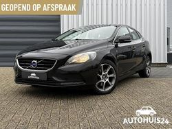 Zwart (metallic) Gebruikt 2016 Volvo V40 Ocean Race Hatchback | € 12.925 (Duur)