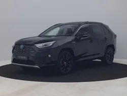 Zwart, metallic lak Gebruikt 2021 Toyota RAV4 Hybrid Active SUV | € 39.500 (Eerlijke prijs)