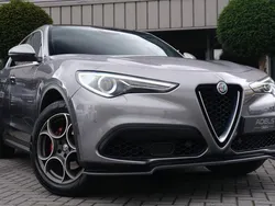 Grijs Gebruikt 2017 Alfa Romeo Stelvio Veloce SUV | € 29.995 (Eerlijke prijs)