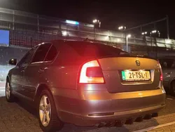 Grijs Gebruikt 2012 Skoda Octavia Sedan | € 8.000 (Eerlijke prijs)