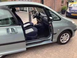 Peugeot 1007