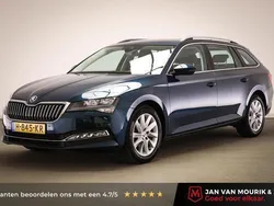 Blauw, metallic lak Gebruikt 2020 Skoda Superb Business Line Stationwagen | € 25.345 (Goede deal)