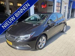 Zwart Gebruikt 2016 Opel Astra Edition Hatchback | € 12.750 (Goede deal)
