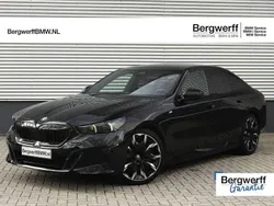Zwart Gebruikt 2025 BMW 550e M Sport Sedan | € 92.875 (Goede deal)