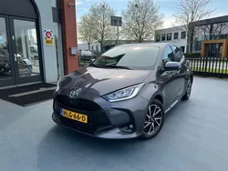 Grijs Gebruikt 2020 Toyota Yaris Style Hatchback | € 19.950 (Goede deal)