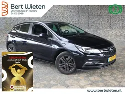 Blauw Gebruikt 2019 Opel Astra Edition Hatchback | € 12.440 (Eerlijke prijs)