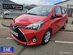 Rood Gebruikt 2015 Toyota Yaris Hatchback | € 8.995 (Eerlijke prijs)