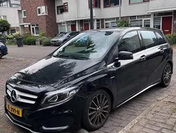 Zwart Gebruikt 2018 Mercedes B180 AMG MPV | € 23.000 (Eerlijke prijs)