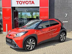 Rood Gebruikt 2022 Toyota Aygo Envy Hatchback | € 20.400 (Eerlijke prijs)