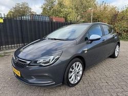 Grijs Gebruikt 2016 Opel Astra S Hatchback | € 6.950 (Super prijs)