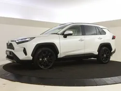 Wit Gebruikt 2023 Toyota RAV4 Executive SUV | € 48.800 (Eerlijke prijs)