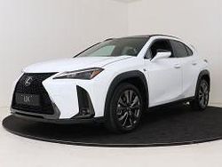 Fwhite & black roof (licht wit parelmoer) Gebruikt 2025 Lexus UX 300e Sport Design Packet SUV | € 44.950