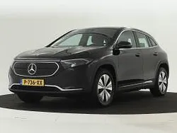 Zwart metallic Gebruikt 2022 Mercedes EQA250+ Luxury SUV | € 33.950 (Eerlijke prijs)