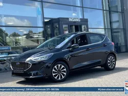 Zwart, metallic lak Gebruikt 2022 Ford Fiesta Titanium Hatchback | € 19.450 (Eerlijke prijs)