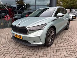 Grijs (metallic) Gebruikt 2021 Skoda Enyaq iV SUV | € 17.350 (Super prijs)