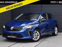Blauw Gebruikt 2024 Renault Clio V Evolution Hatchback | € 18.449 (Eerlijke prijs)