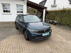 Blauw Gebruikt 2023 VW Tiguan Life SUV | € 29.990 (Super prijs)