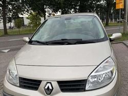 Gebruikt 2006 Renault Scénic II Avantage MPV | € 2.700 (Eerlijke prijs)