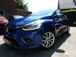 Blauw, metallic lak Gebruikt 2017 Renault Clio IV Intens Hatchback | € 10.750 (Eerlijke prijs)