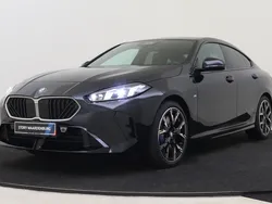 Saphirschwarz Nieuw 2025 BMW 220 M Sport Coupé | € 60.777 (Iets duurder)