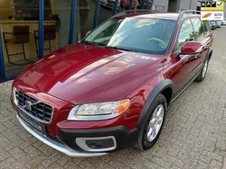 Rood, metallic lak Gebruikt 2008 Volvo XC70 Momentum SUV | € 22.945