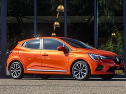 Oranje Gebruikt 2020 Renault Clio V Zen Hatchback | € 9.950 (Iets duurder)