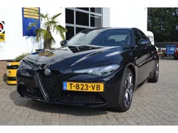 Zwart Gebruikt 2021 Alfa Romeo Giulia Super Sedan | € 36.950 (Eerlijke prijs)