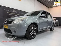Blauw Gebruikt 2009 Dacia Sandero Lauréate Hatchback | € 2.295 (Eerlijke prijs)