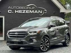 Grijs Gebruikt 2017 Ford Kuga ST-Line SUV | € 18.945 (Eerlijke prijs)