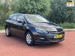 Zwart Gebruikt 2015 Opel Astra Business Stationwagen | € 6.299 (Goede deal)