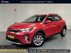 Signal red m Gebruikt 2024 Kia Stonic SUV | € 22.900 (Eerlijke prijs)
