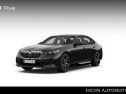 Zwart Nieuw 2025 BMW 530e M Sport Sedan | € 75.362