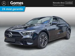 Zwart, metallic lak Gebruikt 2024 Mercedes A250 Luxury Sedan | € 39.950 (Iets duurder)