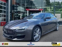 Grijs, metallic lak Gebruikt 2018 Maserati Ghibli Coupé | € 47.500