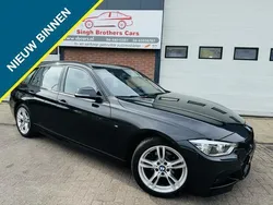 Zwart, metallic lak Gebruikt 2019 BMW 318 M Sport Stationwagen | € 17.699 (Goede deal)