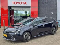 Zwart, metallic lak Gebruikt 2024 Toyota Corolla Stationwagen | € 31.890 (Iets duurder)