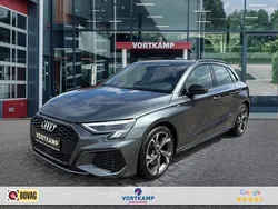 Grijs Gebruikt 2022 Audi A3 S-Line Hatchback | € 30.950 (Eerlijke prijs)