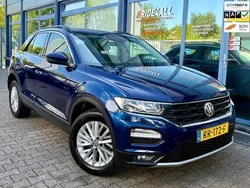 Blauw Gebruikt 2018 VW T-Roc Style SUV | € 14.249 (Eerlijke prijs)