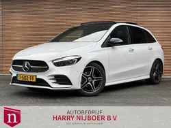 Wit Gebruikt 2023 Mercedes B180 AMG line MPV | € 37.500 (Eerlijke prijs)