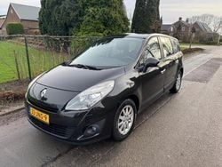 Zwart Gebruikt 2009 Renault Grand Scénic III Expression MPV | € 1.799 (Eerlijke prijs)
