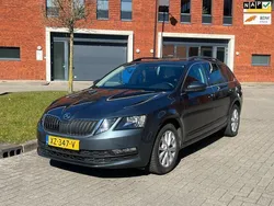 Grijs Gebruikt 2019 Skoda Octavia Business Line Stationwagen | € 11.950 (Goede deal)