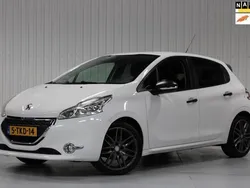 Wit Gebruikt 2014 Peugeot 208 Access Hatchback | € 4.350 (Eerlijke prijs)