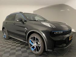Zwart Gebruikt 2023 Lynk & Co 01 SUV | € 29.900 (Eerlijke prijs)