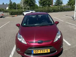 Rood Gebruikt 2012 Ford Fiesta Titanium Hatchback | € 3.850 (Eerlijke prijs)