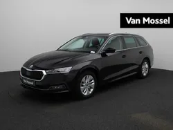 Zwart Gebruikt 2020 Skoda Octavia Stationwagen | € 25.900 (Iets duurder)