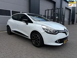 Wit Gebruikt 2013 Renault Clio R.S. Expression Hatchback | € 6.250 (Eerlijke prijs)