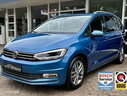 Blauw Gebruikt 2017 VW Touran Highline MPV | € 21.800 (Eerlijke prijs)